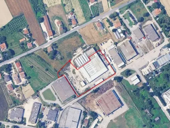 #2640071 Capannone industriale con ampia corte pertinenziale