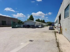 #2640071 Capannone industriale con ampia corte pertinenziale