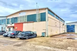 #25490 Capannone industriale con area esterna di pertinenza