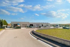 #21810 Capannone industriale con corte esclusiva
