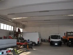 #16137 Capannone industriale con uffici e abitazione
