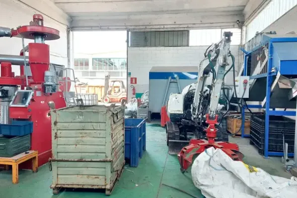#23741 Capannone industriale e ramo d'azienda