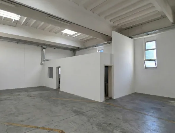 Capannone industriale 1223mq in vendita – PU