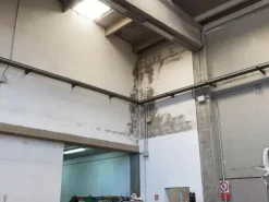 #26290 Capannone in zona di alta visibilità