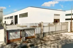 #24640 Capannone magazzini e cortile da frazionare