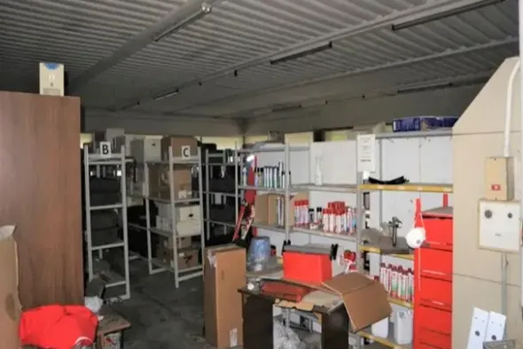 #8895 Capannone showroom con palestra e area edificabile