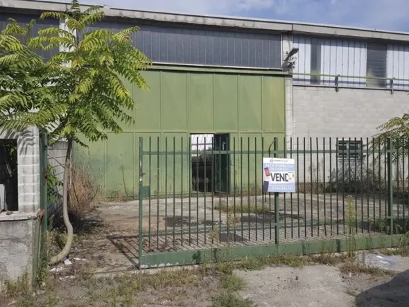 #2194 Capannone uso laboratorio