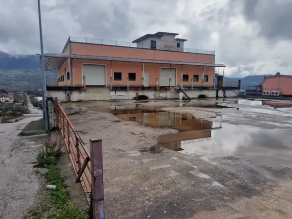 #2639732 Capannoni a Giffoni Sei Casali