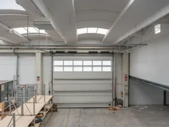 #2537510 Capannoni industriali con ufﬁci ad Altopascio