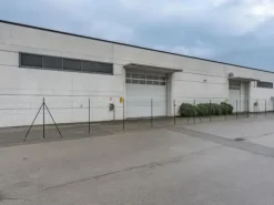 #2537510 Capannoni industriali con ufﬁci ad Altopascio