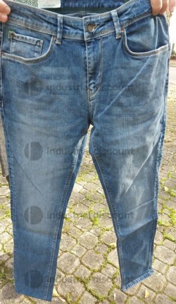 1#9166 Capi di abbigliamento