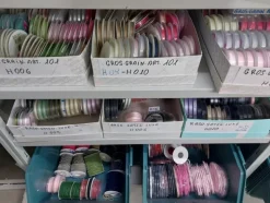 178#7915 Capi di abbigliamento da bimbo e tessuti