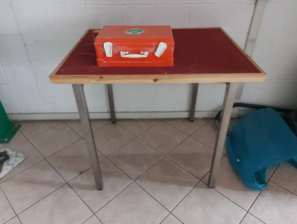 2#8129 Capi di abbigliamento e arredo da negozio