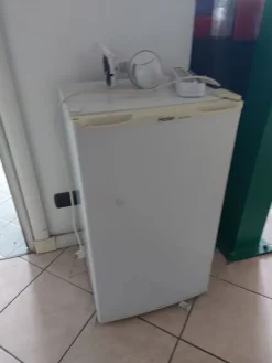 2#8129 Capi di abbigliamento e arredo da negozio