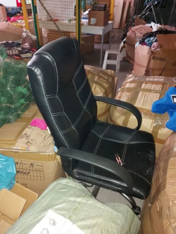 2#8129 Capi di abbigliamento e arredo da negozio