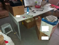 2#8129 Capi di abbigliamento e arredo da negozio