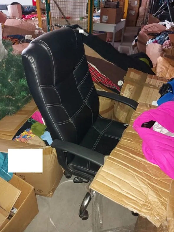 2#8129 Capi di abbigliamento e arredo da negozio