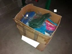 2#8129 Capi di abbigliamento e arredo da negozio