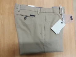 1#8071 Capi di abbigliamento e calzature