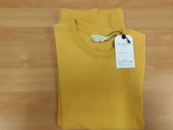 1#8071 Capi di abbigliamento e calzature