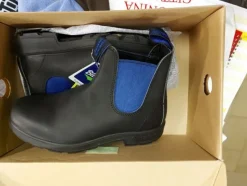 1#8071 Capi di abbigliamento e calzature