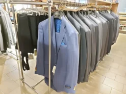 1#8071 Capi di abbigliamento e calzature