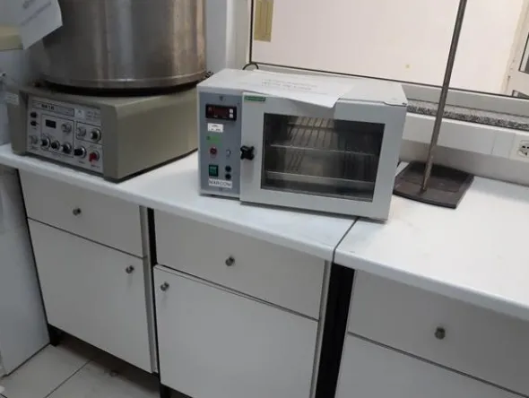 29#3675 Cappa chimica Airone S e centrifuga Beckman