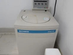 29#3675 Cappa chimica Airone S e centrifuga Beckman