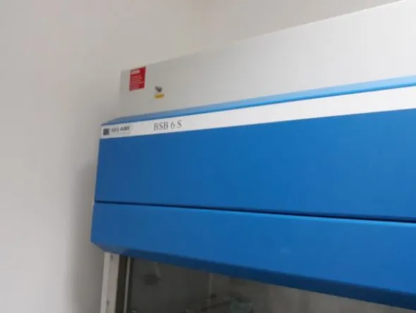 29#3675 Cappa chimica Airone S e centrifuga Beckman