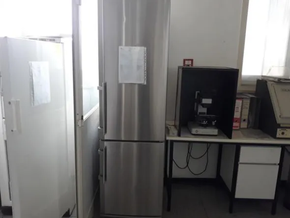 15#3675 Cappa flusso laminare Oasis e centrifuga Beckam