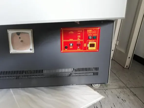 15#3675 Cappa flusso laminare Oasis e centrifuga Beckam