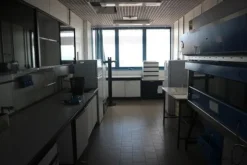 33#2717 Cappa Gelaire e arredi laboratorio