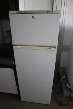 33#2717 Cappa Gelaire e arredi laboratorio