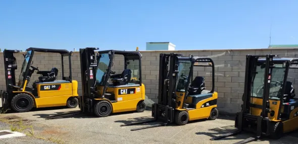 CARRELLI CATERPILLAR VARI MODELLI