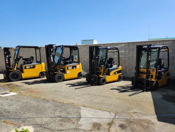 CARRELLI CATERPILLAR VARI MODELLI