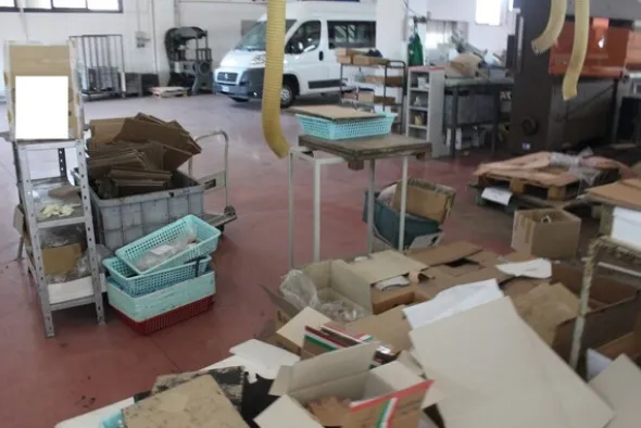 5#7094 Carrelli e banchi da lavoro