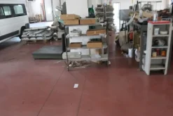 5#7094 Carrelli e banchi da lavoro