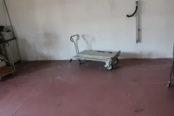5#7094 Carrelli e banchi da lavoro
