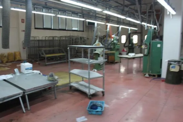 5#7094 Carrelli e banchi da lavoro