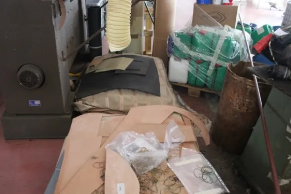 5#7094 Carrelli e banchi da lavoro