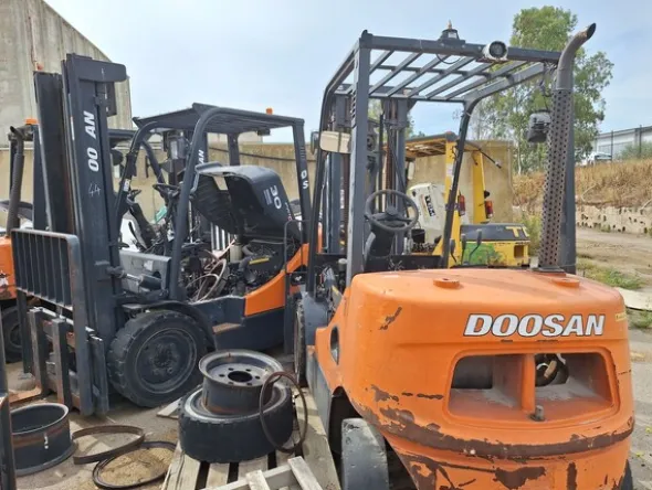 44#8350 CARRELLI ELEVATORI Doosan - TCM