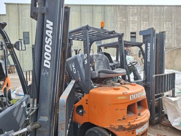 44#8350 CARRELLI ELEVATORI Doosan - TCM