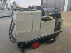 7#7923 Carrelli elevatori e lavapavimenti