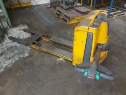 7#7923 Carrelli elevatori e lavapavimenti