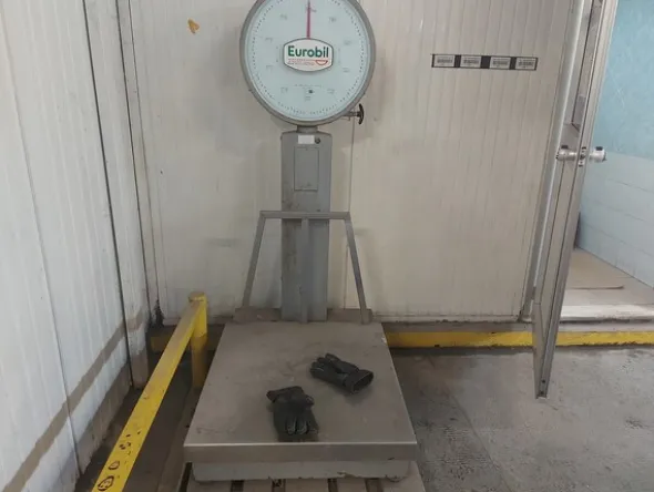 29#7675 Carrelli elevatori OM e attrezzatura