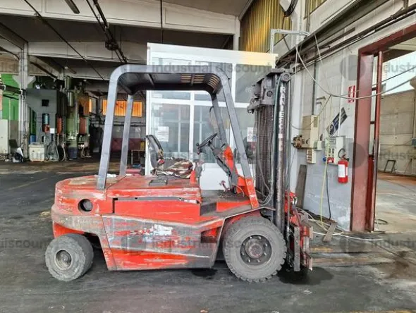 10#9286 Carrelli elevatori Rainero RH53 e RH45