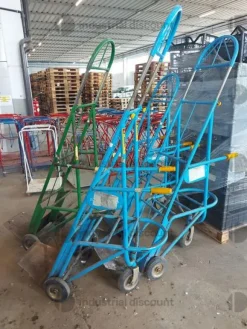 35#9470 Carrelli in metallo porta ceste