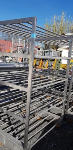64#4068 Carrelli per prosciutti