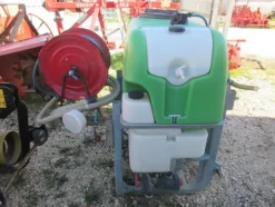 27#7086 Carrelli trazionali e serbatoio irrigatore
