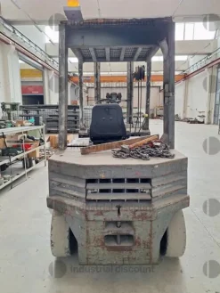 26#9186 Carrello elevatore a gasolio OM Fiat